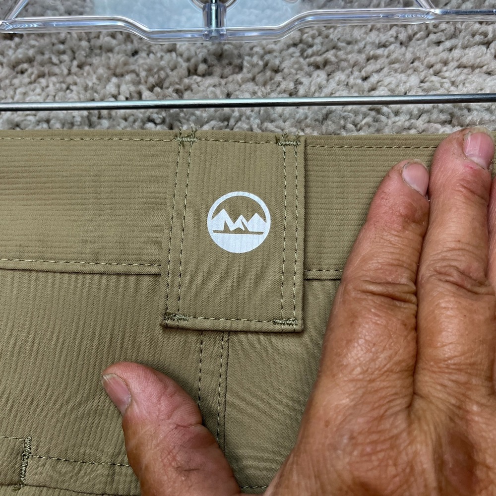 Wrangler Shorts Mens 40 Khaki Tan Cargo Elastic Waist Flat Front Hiking Outdoor - Picture 5 of 9